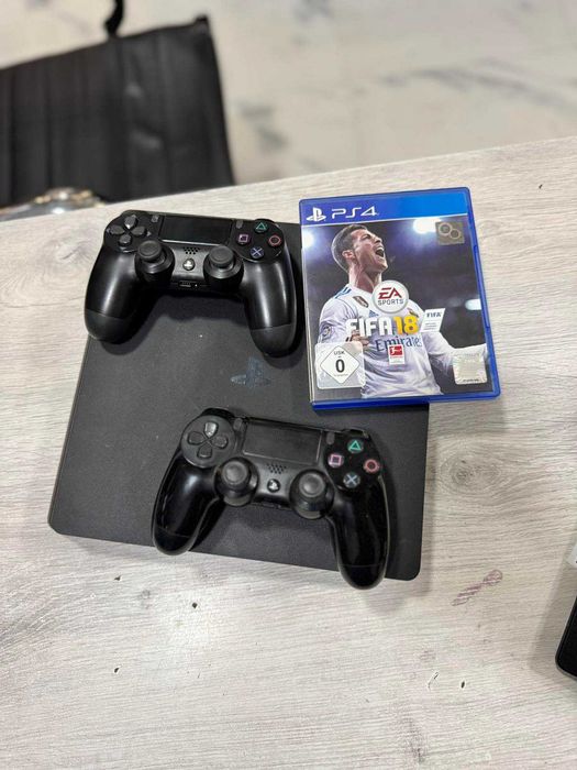 Playstation 4 slim 1 TB PS4 + 2 джойстика
