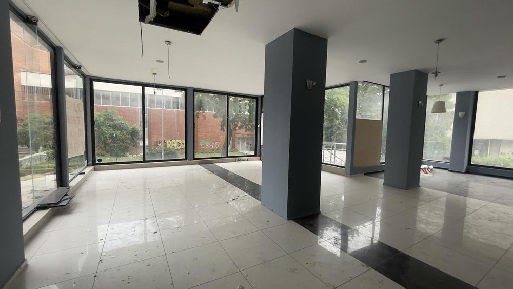 Продава се Заведение в Бургас, Възраждане - 530 кв.м за 1416 €/кв.м - Снимка #4