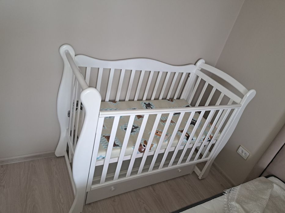 Детская кроватка