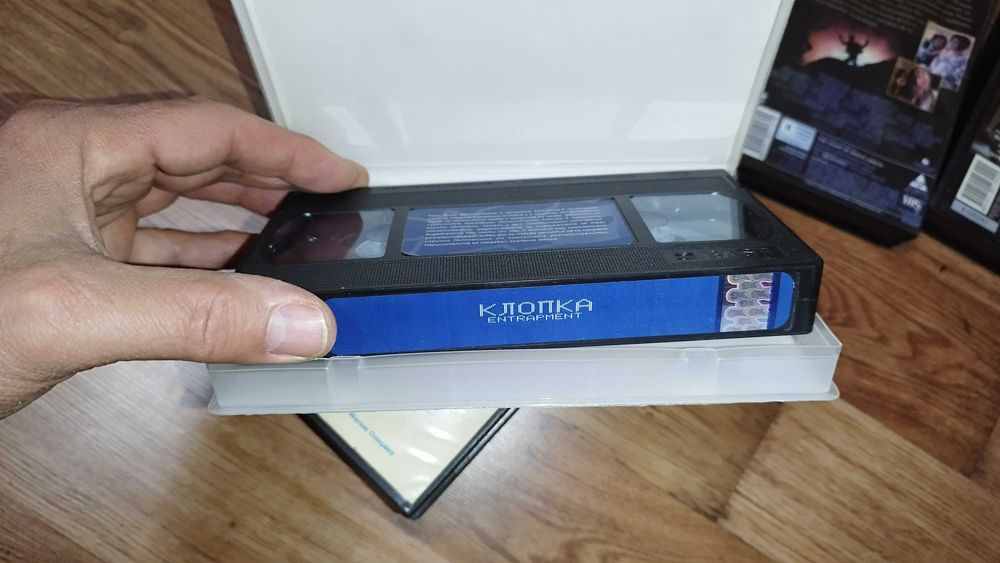 VHS игрални филми екшъни и комедии на видеокасети 8бр