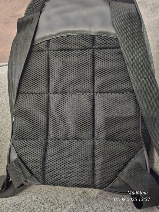 Vând ghiozdan Gucci