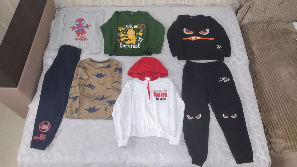 Голям лот детски дрехи