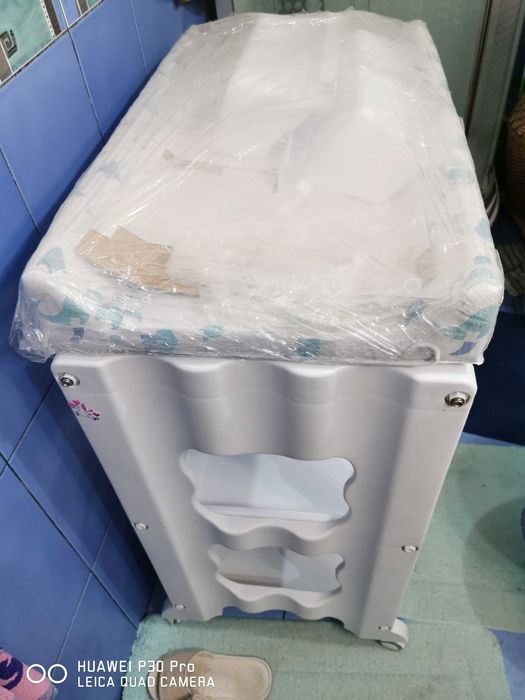Masuta Mappy de infasat, schimbat copii, cu cadita inclusa, 2 in 1.