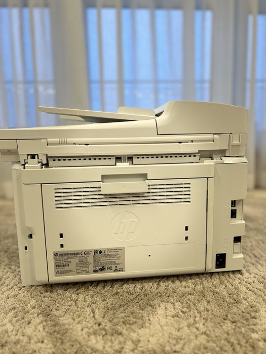 Продавам принтер HP laser let pro mfp M227fdw