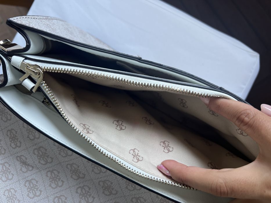 Guess дамска чанта