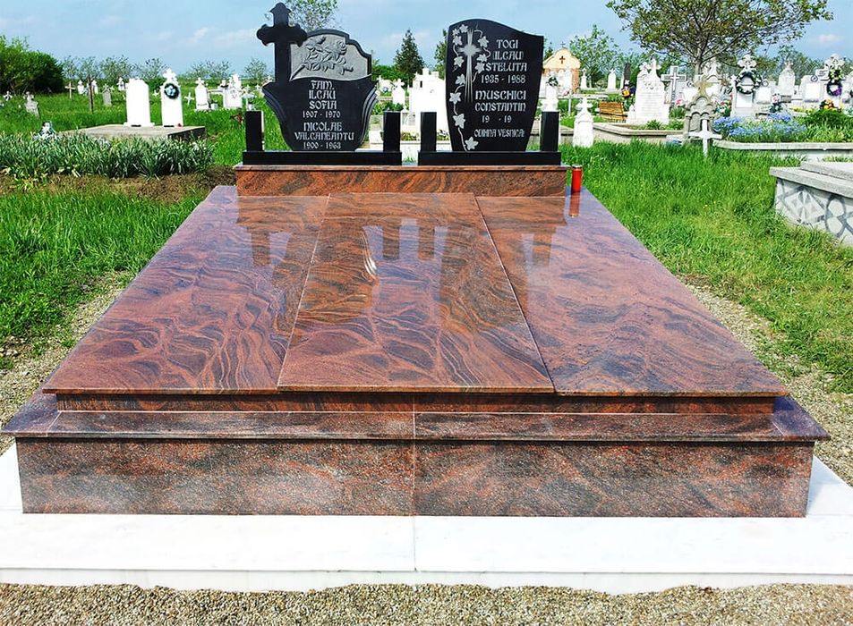 Vând cavouri, cripte, borduri, troițe