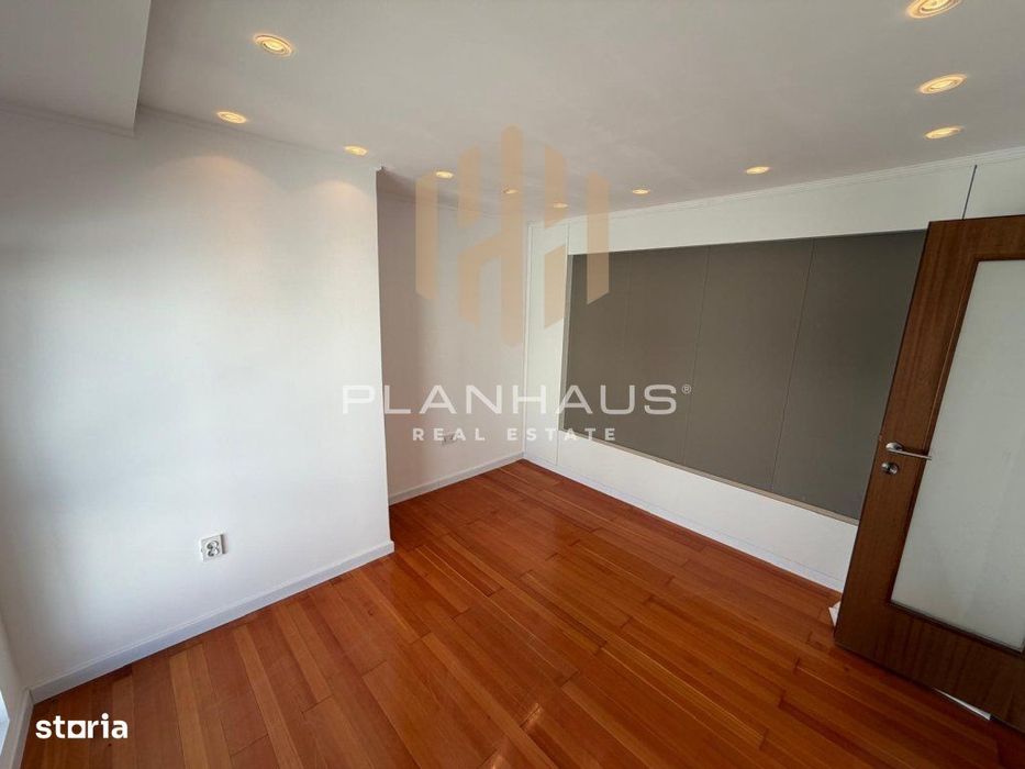Apartament de vânzare 4 camere, Strada Victoriei, Baia Mare Complex re