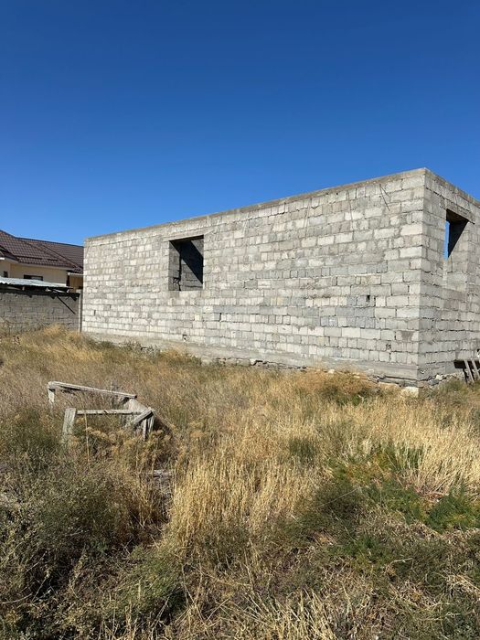 Недостроенный дом, район Кирова,54 школы