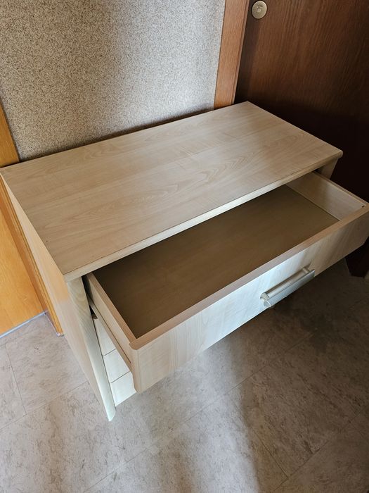 Спален комплект: гардероб с огледало + 2 нощни шкафчета + скрин – мног