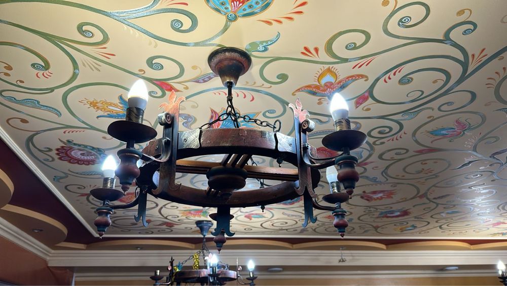 Продам люстры разные дерево метал