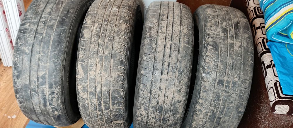 Продам комплект летние шины.
