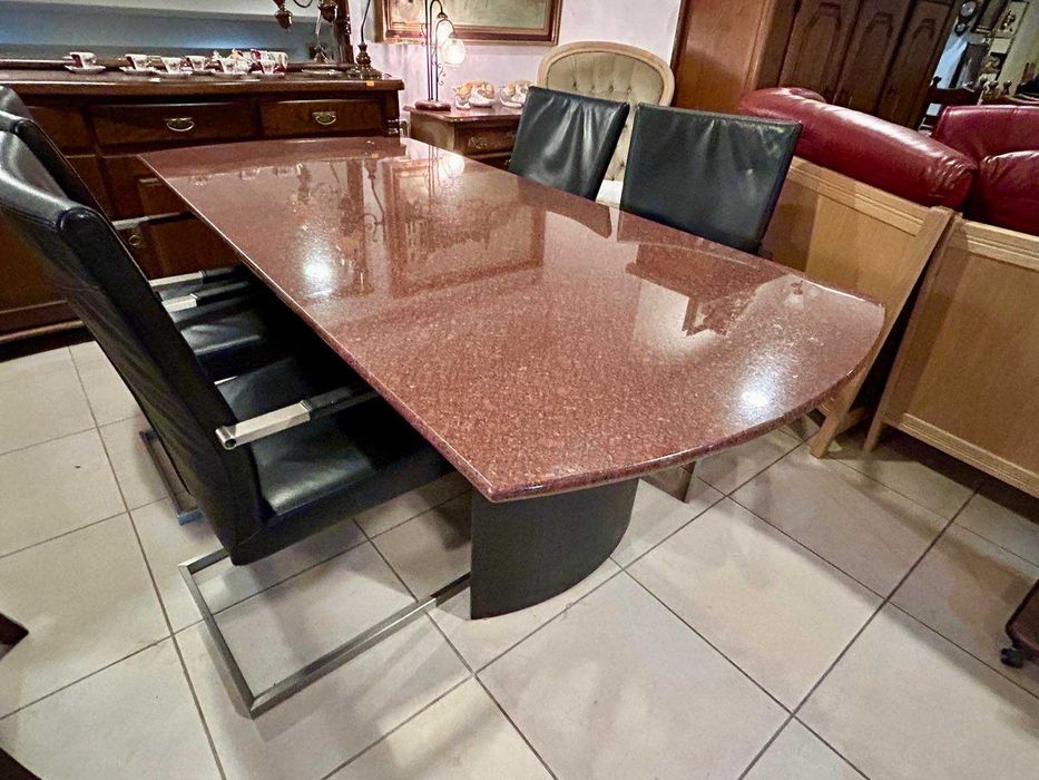 Гранитна маса + 4 стола Холандия