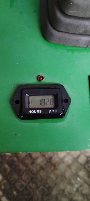 Mini excavator Attack de uz personal