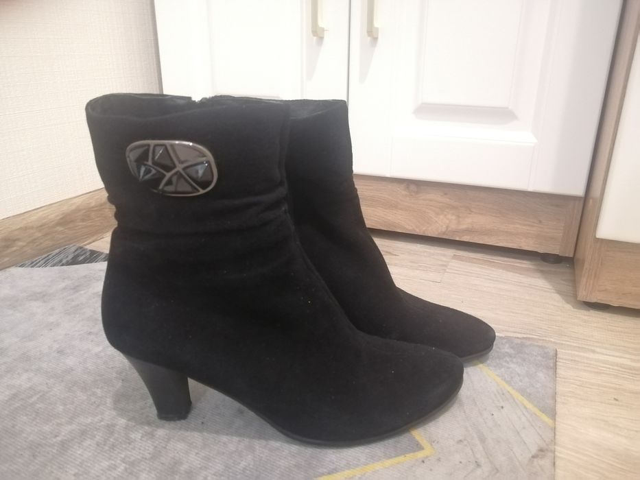 Срочно продам сапоги