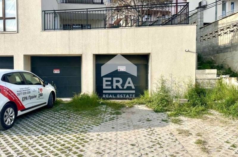 Троен гараж за продажба в жк Бриз град Варна