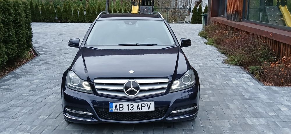 Mercedes C200 , 2.2 D ,webasto ,incalzire scaune ,distronic !!
