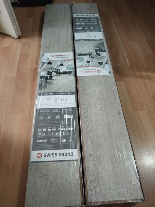 Vând parchet cu rosturi tip gresie gri