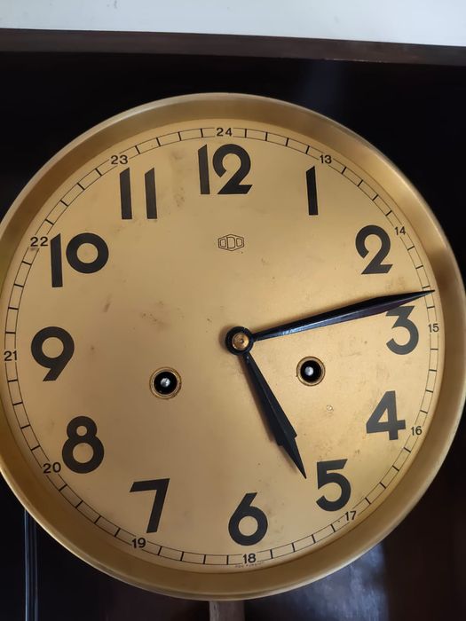 Ceas  de perete cu pendul