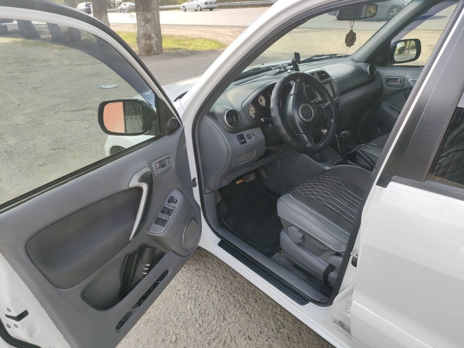 Тойота Рав4 продам