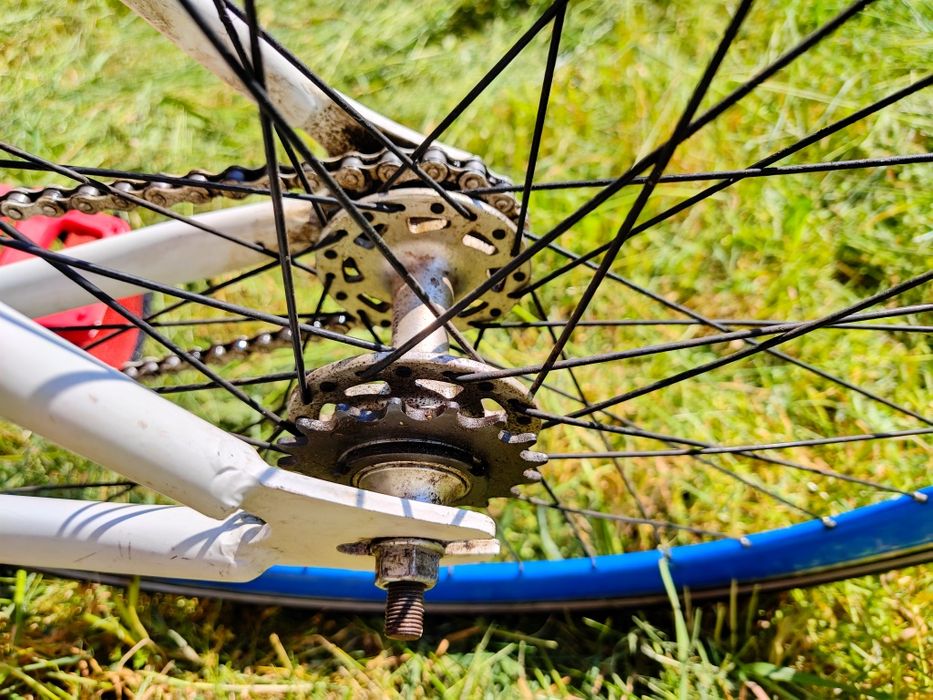 DRAG Stereo Fixie – с венец от всяка страна на задното колело