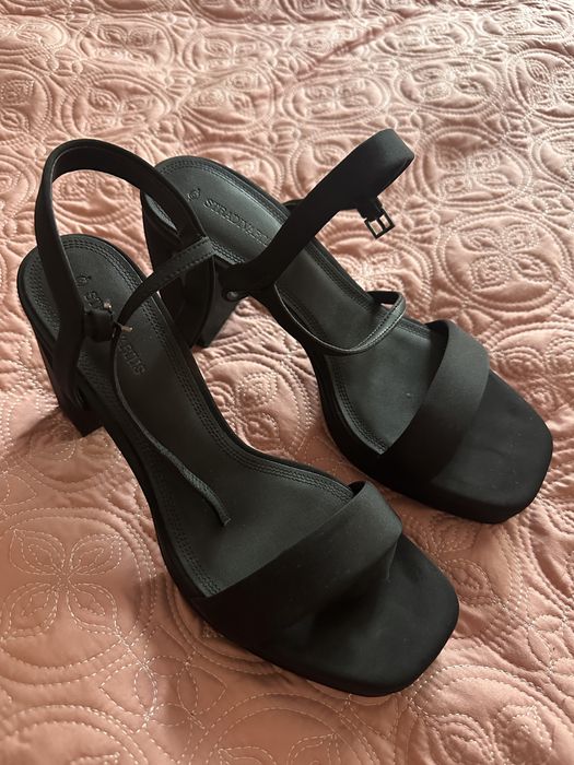 Туфли черные Stradivarius
