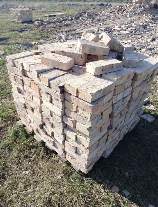 Продам красные кирпичи в наличи