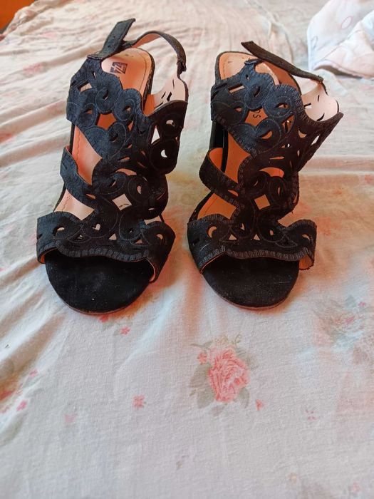 Дамски официялни сандали