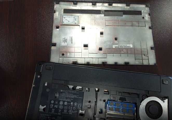 Два лаптопа за части