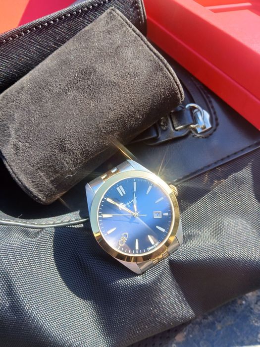 Vând ceas ferragamo