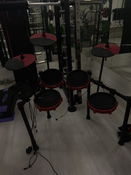 Продам электробарабаны alesis nitro