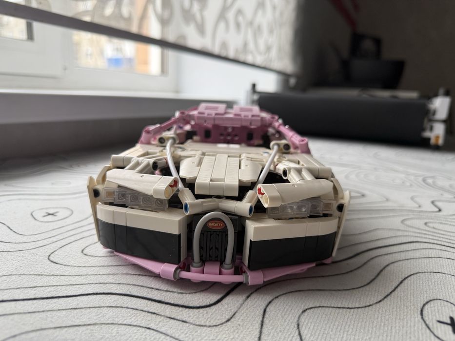 розовая бугатти из лего