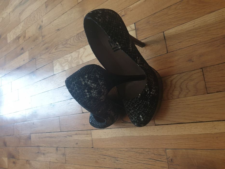 Високи обувки с животински принт