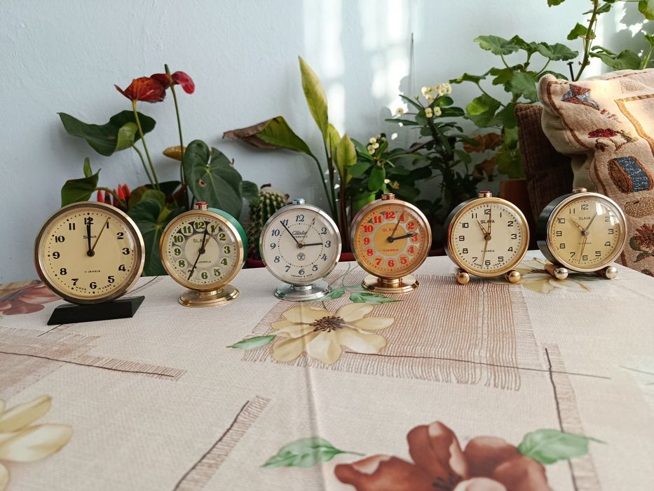 Лот будилници Слава