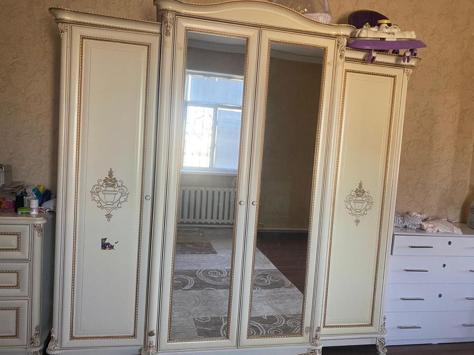 Спальный гарнитур