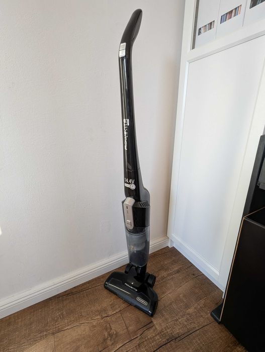 Aspirator vertical Rowenta fara fir Air Force Light