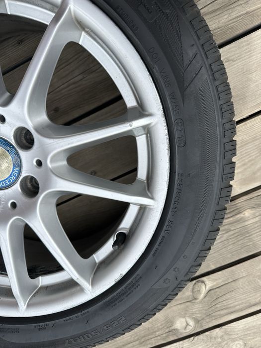 Оригинални гуми с джанти  Mercedes 4х 225/50R17