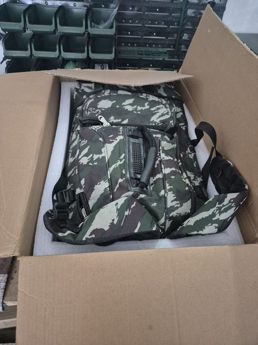 Лодка за захранка Катамаран V888 с вграден сонар