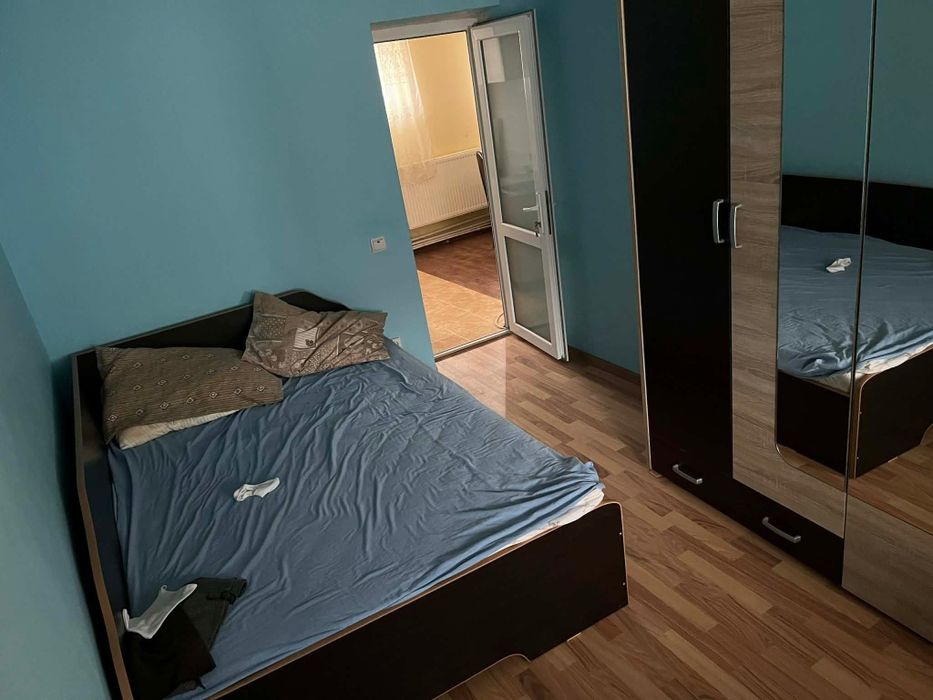 Vând apartament cu 3 camere - 59 mp