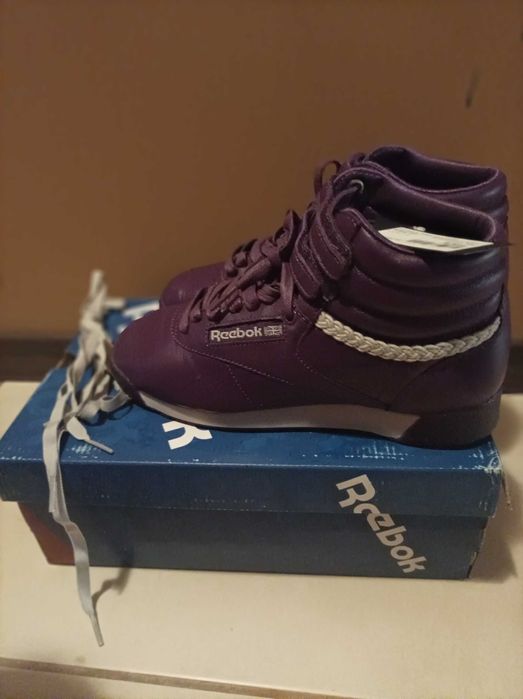 Нови,кожени,дамски маратонки 37.5 Reeboc Classic