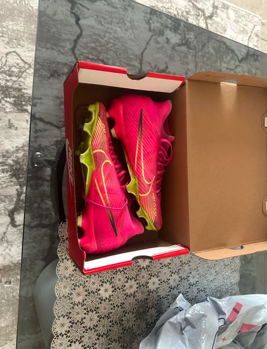 Бутонки на Nike Air