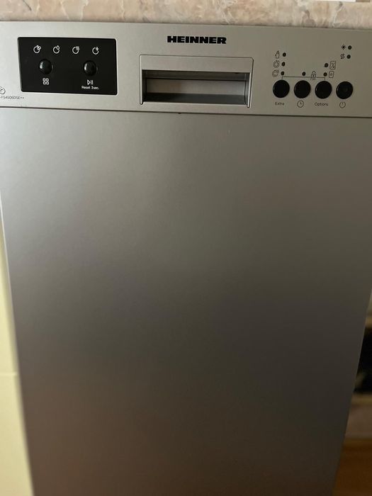 Vând mașină de spălat vase Heinner HDW-FS4506DSE++, folosită 2 ani