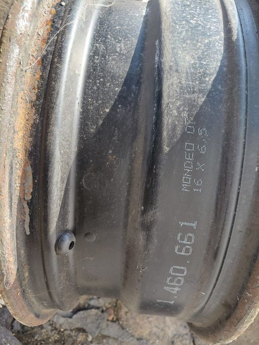 Продам резина с дисками на R16.