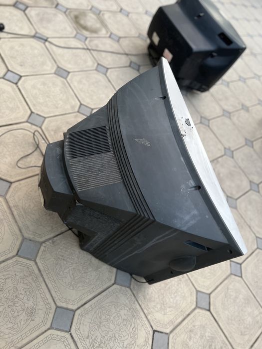 Срочно Продам 2 Телевизора рабочих Panasonic, LG