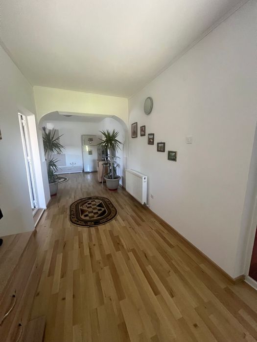 Inchiriez casa complet utilata