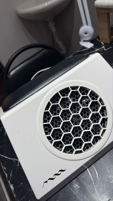 Пылесос срочно продам