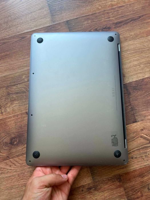 MacBook Pro 13" (M1, 2020), 16GB RAM,  512GB SSD, Touchbar, Сив (Space Gray) - 80% батерия