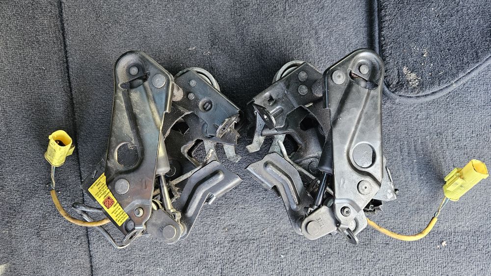 Лява и дясна брава за преден капак за BMW F10/F11 БМВ Ф10/Ф11