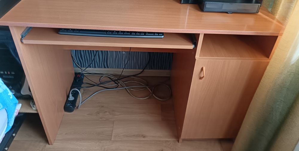 Продам письменный стол