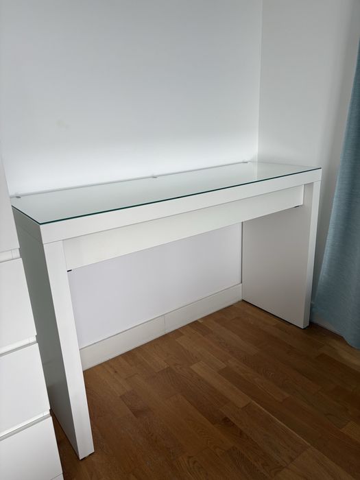 Măsuță de toaletă IKEA