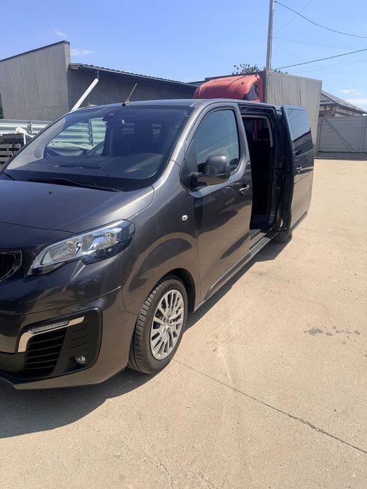 Peugeot Traveller Peugeot traveller  8 locuri fab 2017 motor 2000 euro 6 7+1